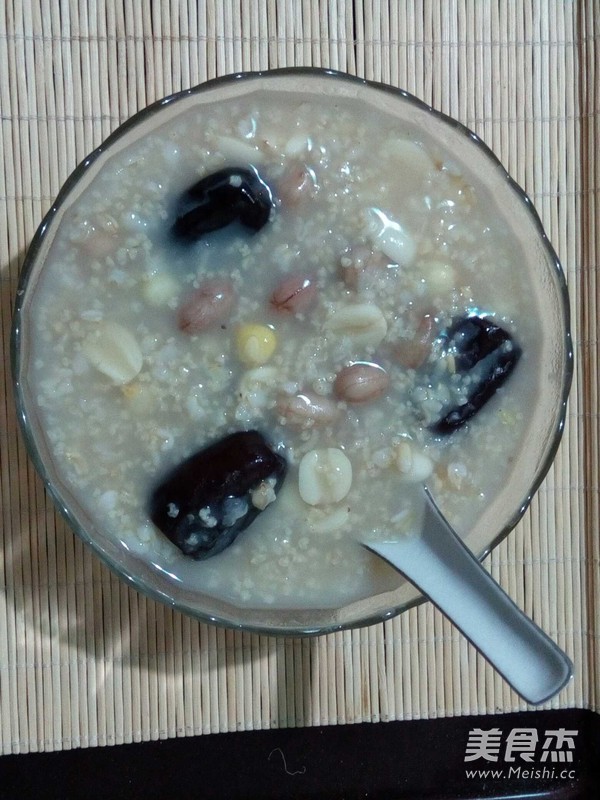 Peanuts, Lotus Seeds, Red Dates and Mixed Grains Porridge recipe