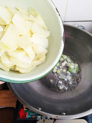 Spicy Cabbage Potato Chips recipe