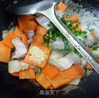 Stir-fried White Meat with Carrots recipe