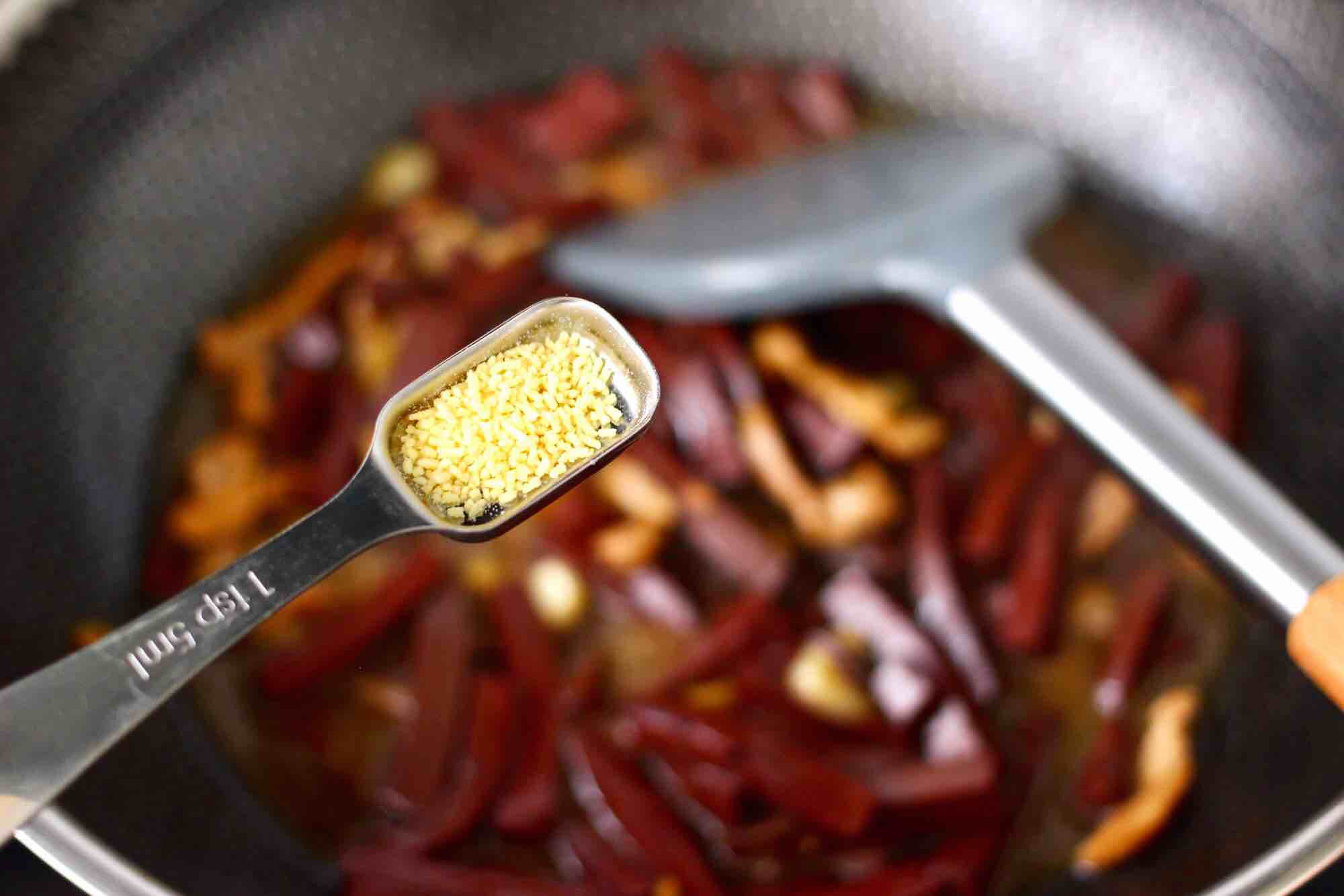 Stir-fried Pork Blood with Garlic Plum Pork recipe