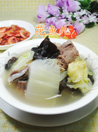 Black Fungus, Cabbage and Bone Soup