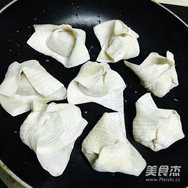 Fried Wontons with Eggs recipe