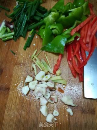 Stir-fried Pork Liver with Green Red Pepper recipe