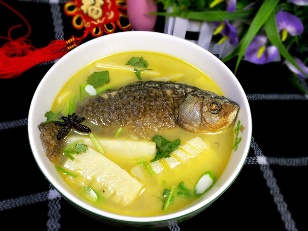 Bamboo Shoots and Crucian Carp Soup recipe