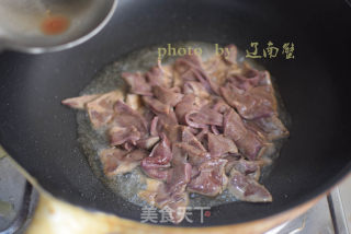 Stir-fried Pork Liver with Chili recipe