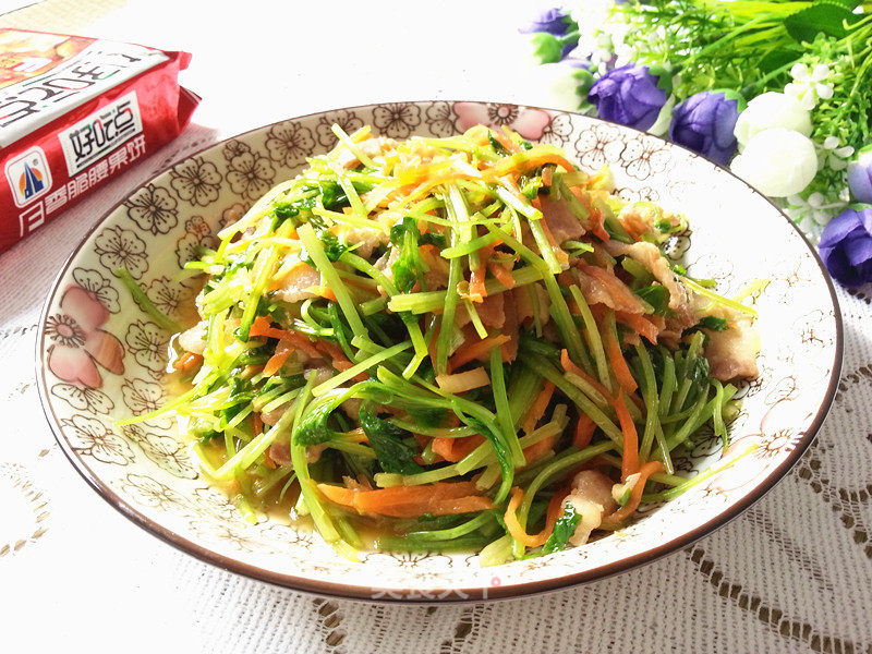 Stir-fried Pork Belly with Small Cress and Carrot recipe