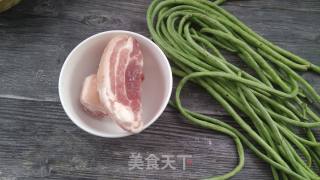 Fried Pork with Carob recipe