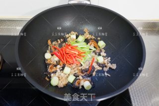 Braised Red Ginseng with Minced Meat and Shallots recipe