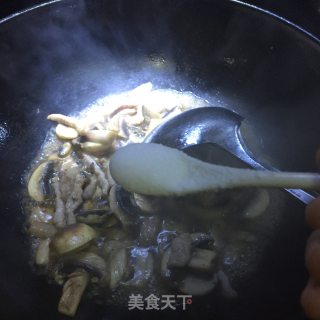 #信之美# Stir-fried Mushrooms with Shredded Pork recipe