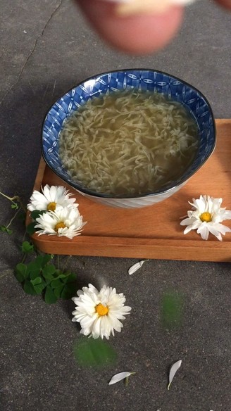 Spit Fragrant ~ ~ Chrysanthemum Soup recipe