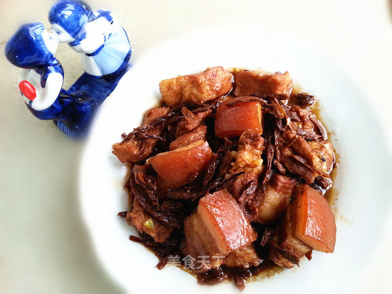 Braised Pork with Beans and Red Beans recipe