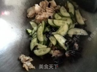 Stir-fried Meat Fungus Melon Slices recipe