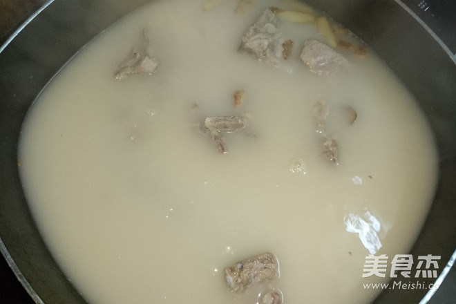 Pork Ribs Soup with White Carrot and Oyster Sauce recipe