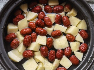 Chinese Wolfberry Apple Red Date Water recipe
