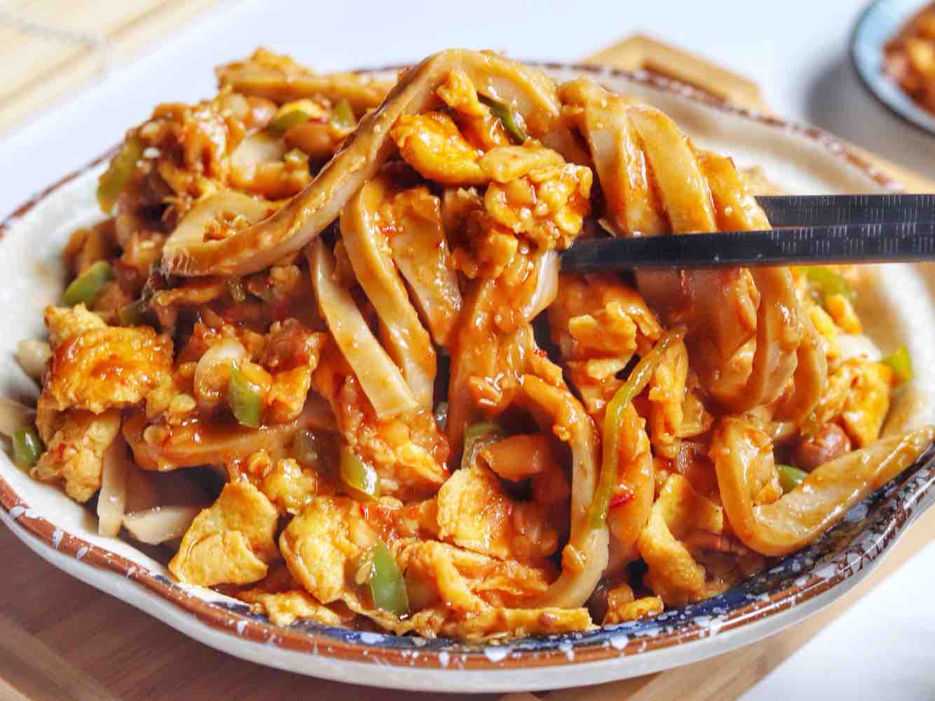 Minced Noodles with Egg Sauce recipe