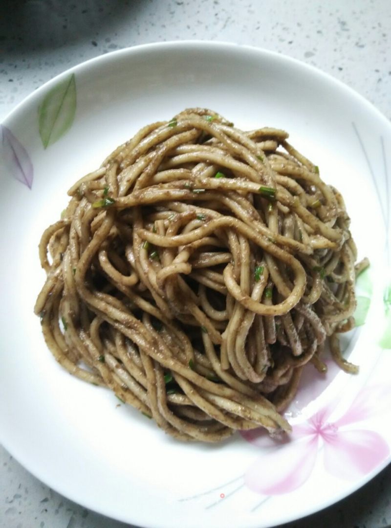 Hot Dry Noodles with Chives recipe