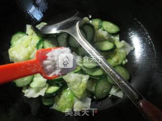 Stir-fried Cabbage with Cucumber recipe