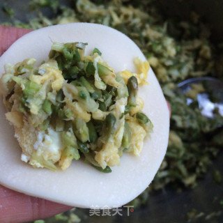 Sophora Japonica Egg Dumplings recipe