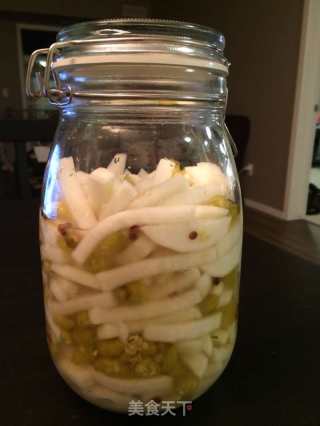 Hot and Sour Pickled Radish recipe