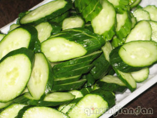 Fried Bean Cake with Cucumber recipe