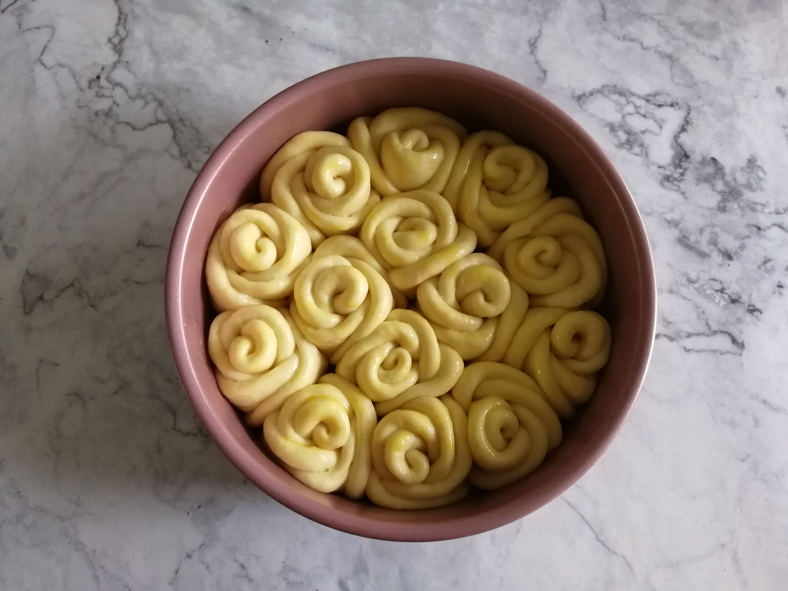 Roses Squeeze Bread recipe