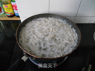 Enoki Mushroom Mixed with Cucumber recipe