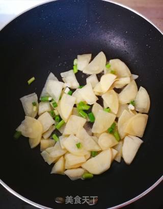 #我最爱的家常菜#～～pepper Potato Chips with Fungus recipe