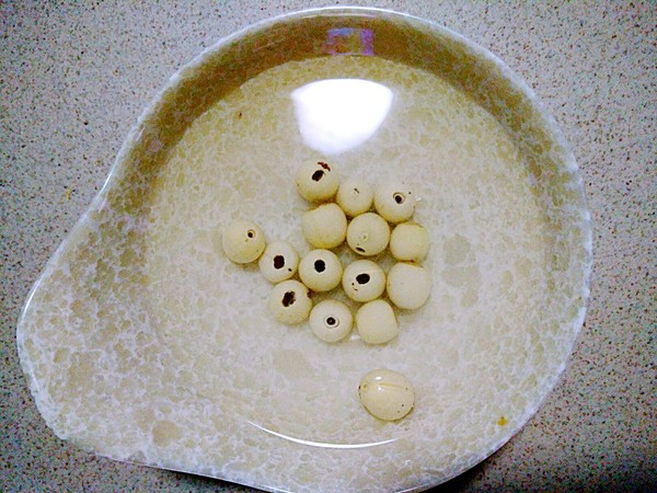 White Fungus and Lotus Seed Soup recipe