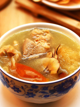 Guangdong Old Fire Soup-sea Coconut and Chuanbei Yifei Soup