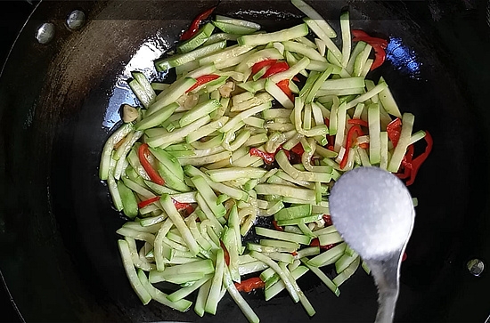 Stir-fried Shredded Zucchini recipe