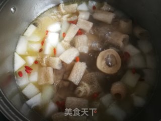 Stewed Beef Stick Bone with Winter Melon and Bamboo Sun recipe