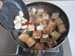 Stir-fried Stinky Tofu with Leeks recipe