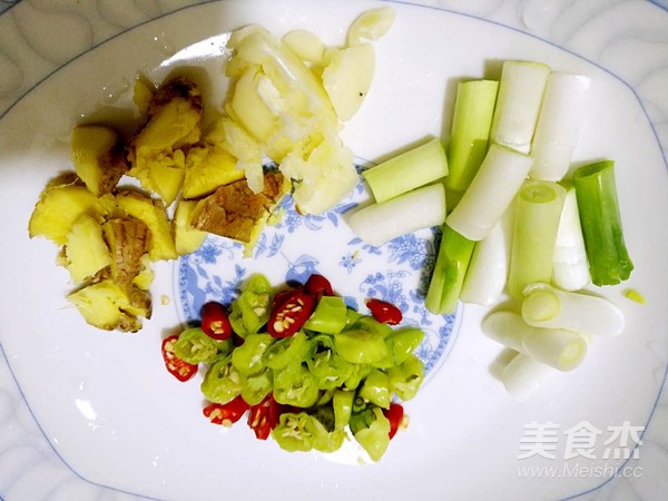 Sour Papaya Beef Soup recipe