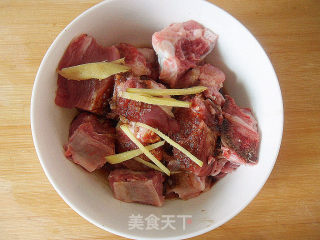 [jianjiang Noodles, Made in A Pattern] Sauce-flavored Pork Ribs Fried Noodles recipe