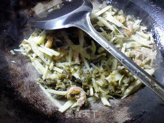 Stir-fried Winter Bamboo Shoots with Kaiyang Pickle recipe