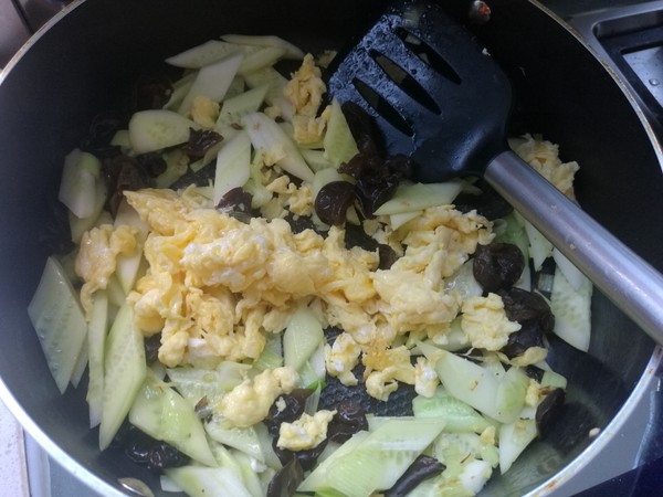 Summer’s Fast-handed Slimming Dish——cucumber Scrambled Eggs, Simple and Yet recipe