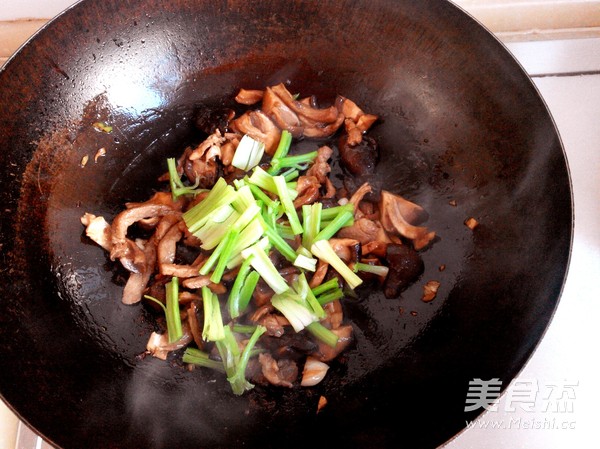 Stir-fried Pork with Mushrooms recipe