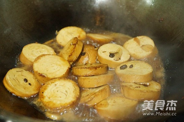 Stir-fried Vegetarian Chicken with Soy Sauce recipe