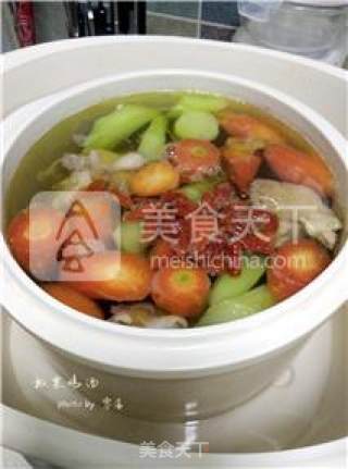 【invigorating Qi and Nourishing Blood】chestnut Chicken Soup recipe