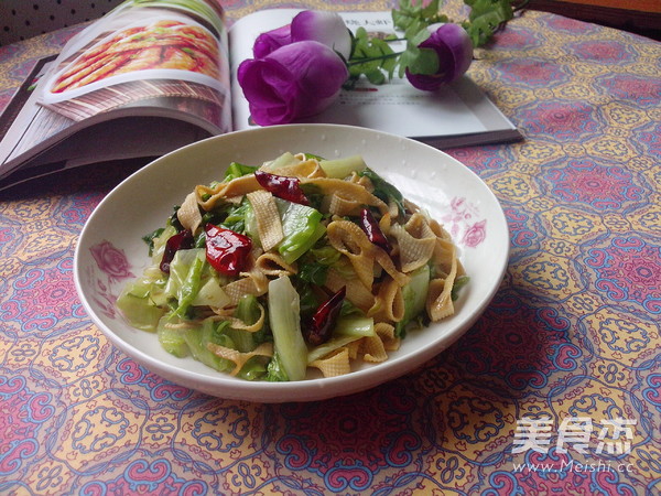 Stir-fried Tofu Skin with Lettuce recipe