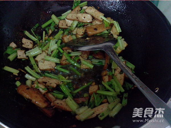 Celery Stir-fried Tofu recipe