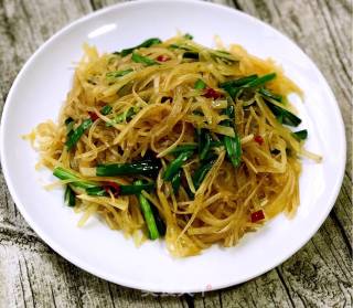 Stir-fried Vermicelli with Potato Shreds recipe