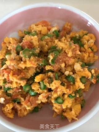 Scrambled Eggs with Tomato and Cheese recipe