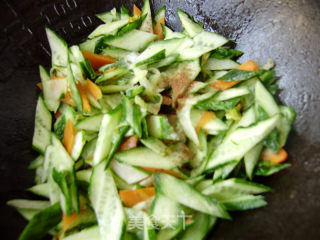 Home Cooking-scrambled Eggs with Cucumber Slices recipe