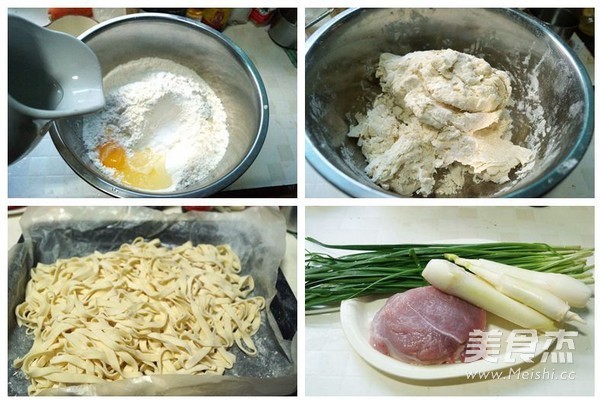 Pouring Pork Noodles with Chives recipe