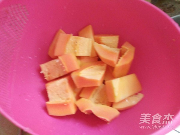 Papaya and Chicken Feet Breast Enhancement Soup recipe