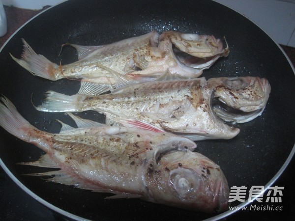 Fried and Braised Bigeye recipe