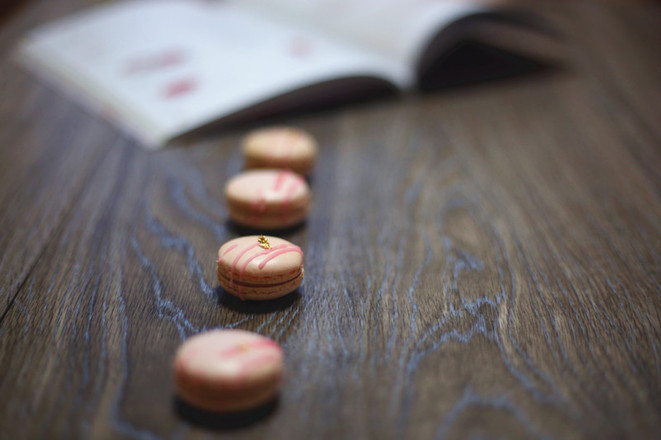 Sakura Strawberry Macaron recipe