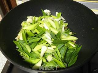 Fried Tofu with Green Garlic and Scrambled Eggs recipe