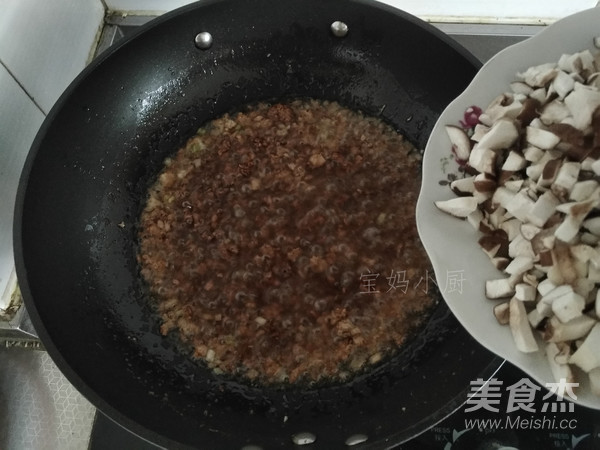 Pork Radish and Mushroom Buns recipe